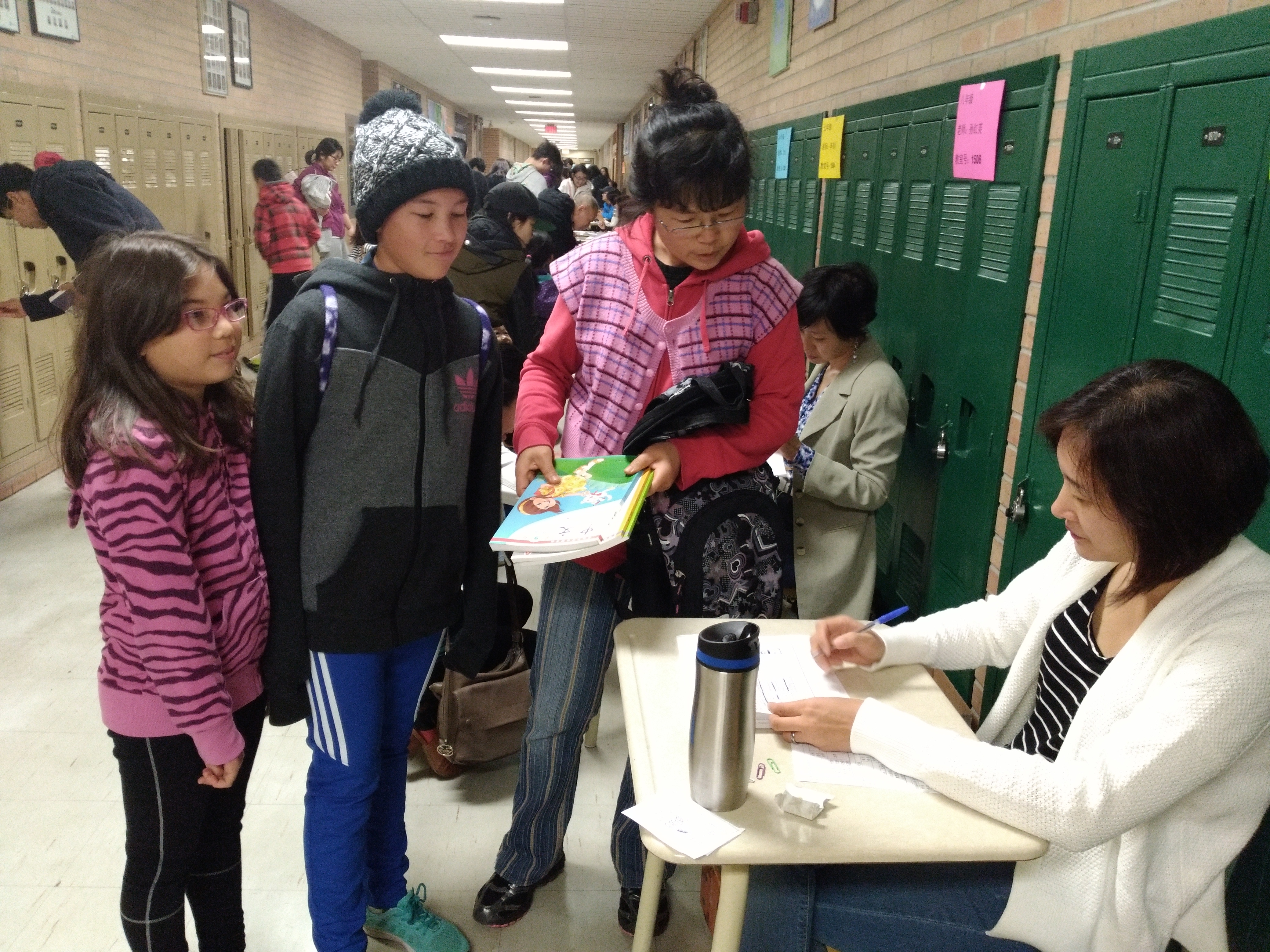 5-外婆带两个混血外孙外孙女报名